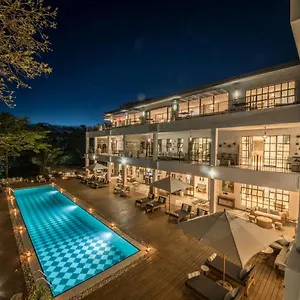 https://latitude-0-degrees.about-kampalahotels.com